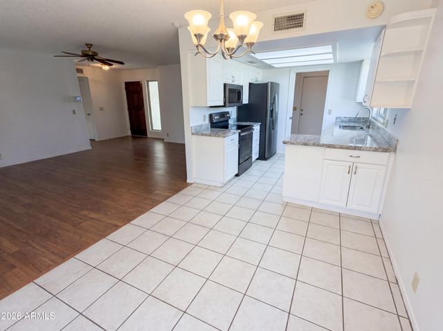 9207 W KERRY Lane, Peoria, AZ 85382