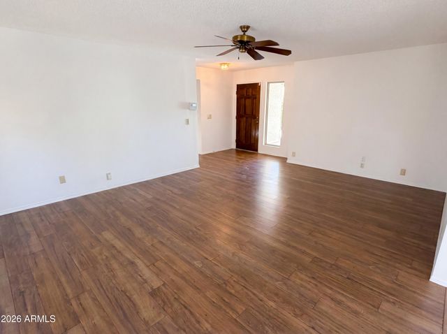 9207 W KERRY Lane, Peoria, AZ 85382