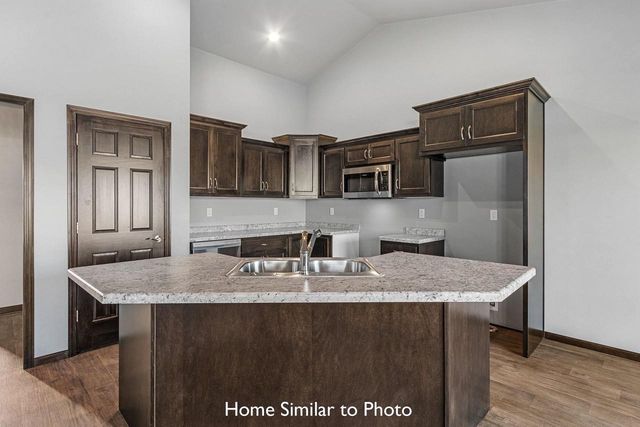 1262 PUTNAM DRIVE, Pulaski, WI 54162