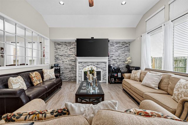 11023 Jacob Crossing Drive, Richmond, TX 77406
