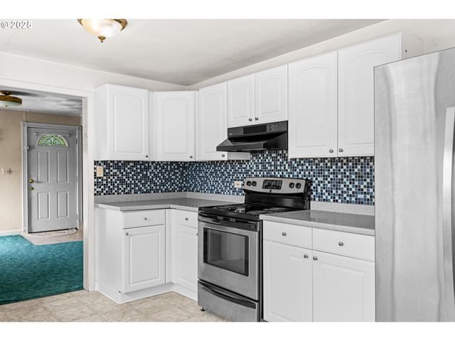 91424 N BANK Ln, Coquille, OR 97423