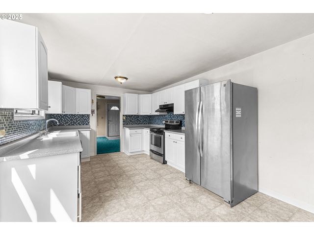 91424 N BANK Ln, Coquille, OR 97423