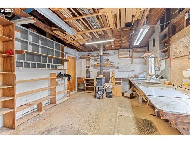 91424 N BANK Ln, Coquille, OR 97423