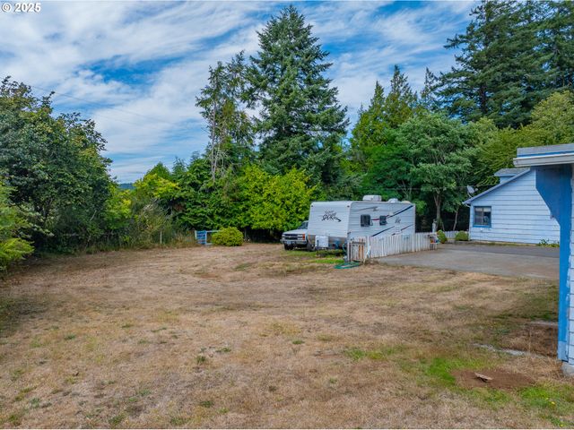 91424 N BANK Ln, Coquille, OR 97423