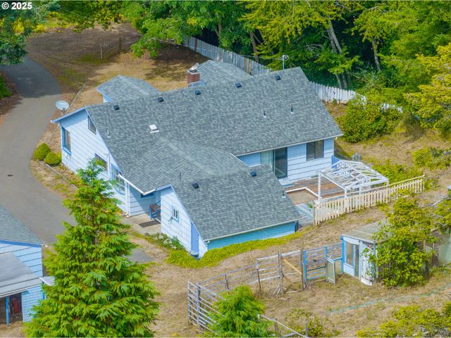 91424 N BANK Ln, Coquille, OR 97423