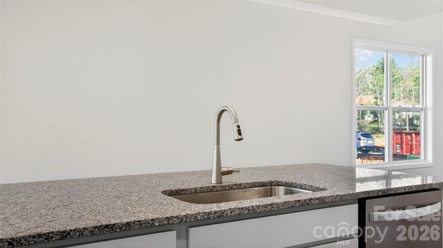 128 Sugg Trail, Weaverville, NC 28787