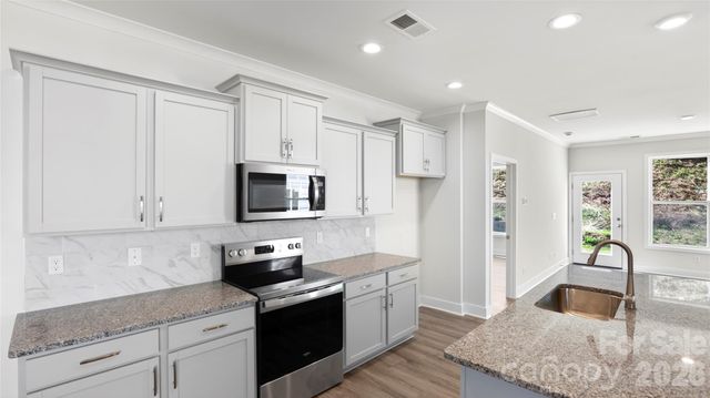 128 Sugg Trail, Weaverville, NC 28787