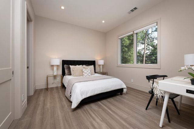 1335 N Lemon Avenue, Menlo Park, CA 94025