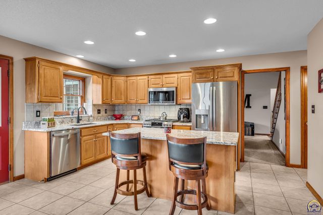 3833 SW Ambassador PL, Topeka, KS 66610