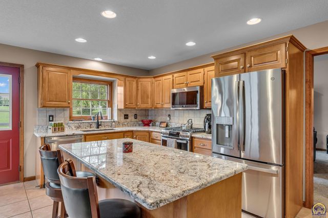 3833 SW Ambassador PL, Topeka, KS 66610