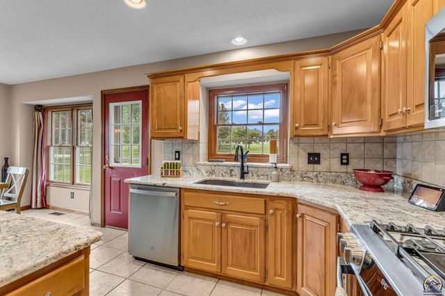 3833 SW Ambassador PL, Topeka, KS 66610