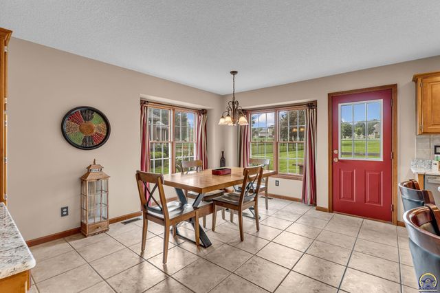 3833 SW Ambassador PL, Topeka, KS 66610