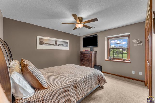 3833 SW Ambassador PL, Topeka, KS 66610