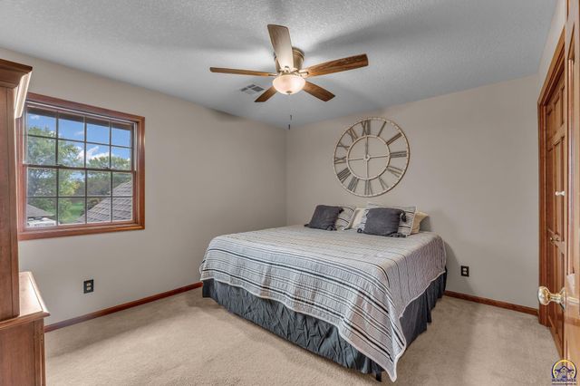 3833 SW Ambassador PL, Topeka, KS 66610