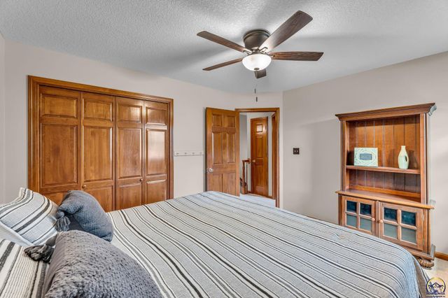 3833 SW Ambassador PL, Topeka, KS 66610