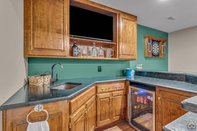 3833 SW Ambassador PL, Topeka, KS 66610