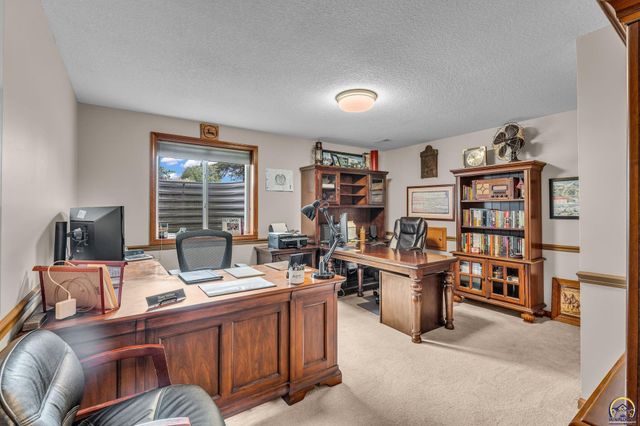 3833 SW Ambassador PL, Topeka, KS 66610