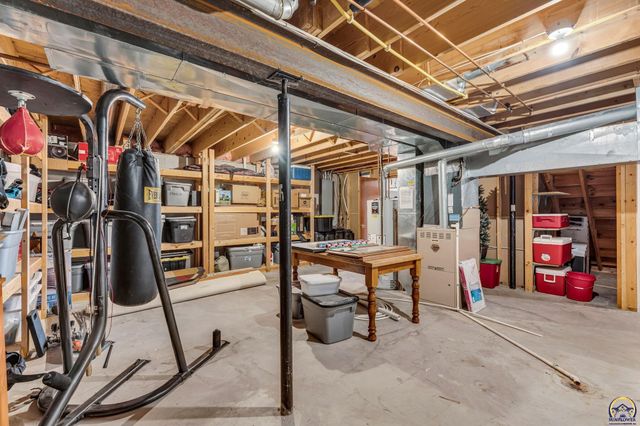 3833 SW Ambassador PL, Topeka, KS 66610