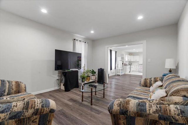 1565 S PARKWAY PKY E, Memphis, TN 38106