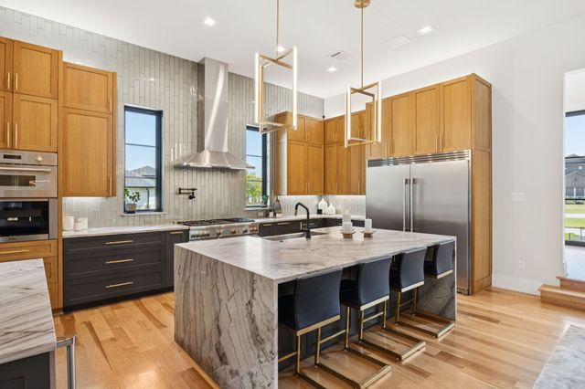 1835 Creekview Court, Argyle, TX 76226