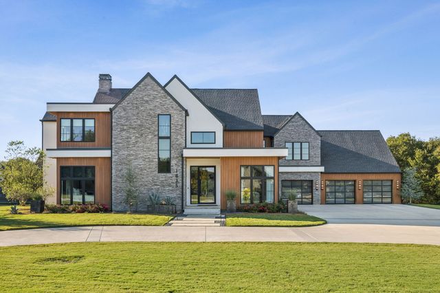 1835 Creekview Court, Argyle, TX 76226