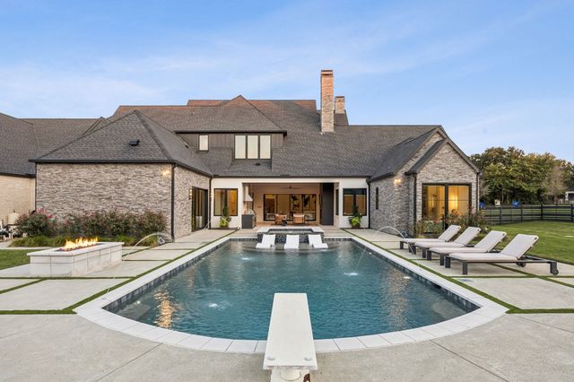 1835 Creekview Court, Argyle, TX 76226