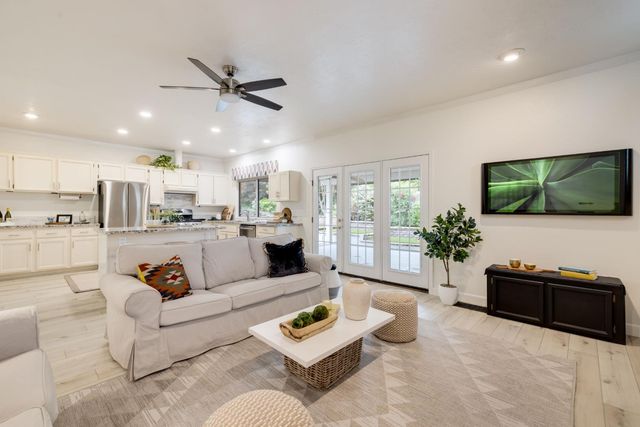 7118 Murdock Way, Carmichael, CA 95608