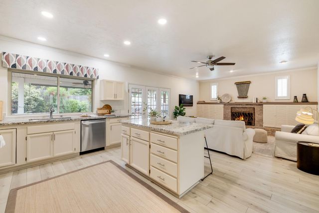 7118 Murdock Way, Carmichael, CA 95608
