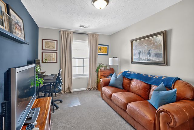 109 Meadow View Way, Georgetown, KY 40324