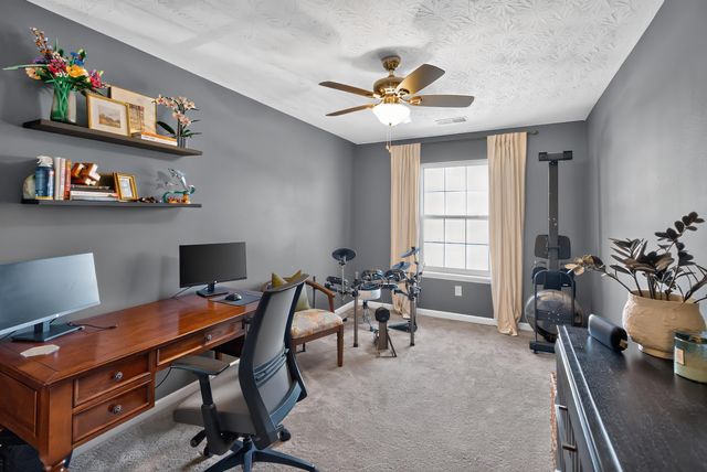 109 Meadow View Way, Georgetown, KY 40324