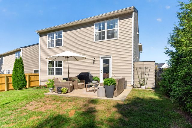 109 Meadow View Way, Georgetown, KY 40324