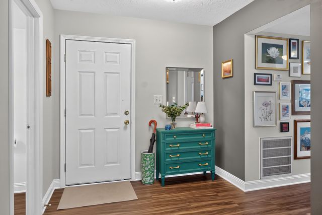 109 Meadow View Way, Georgetown, KY 40324