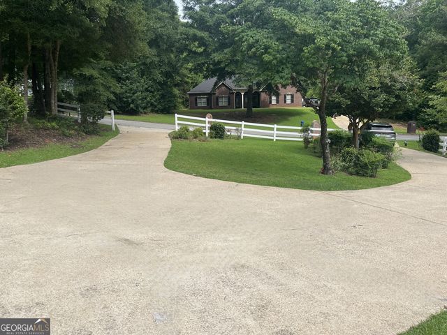 132 Sunny Point Circle, Lagrange, GA 30240