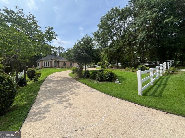 132 Sunny Point Circle, Lagrange, GA 30240
