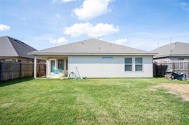 2240 N Savannah Lakes Dr Drive, Lake Charles, LA 70607