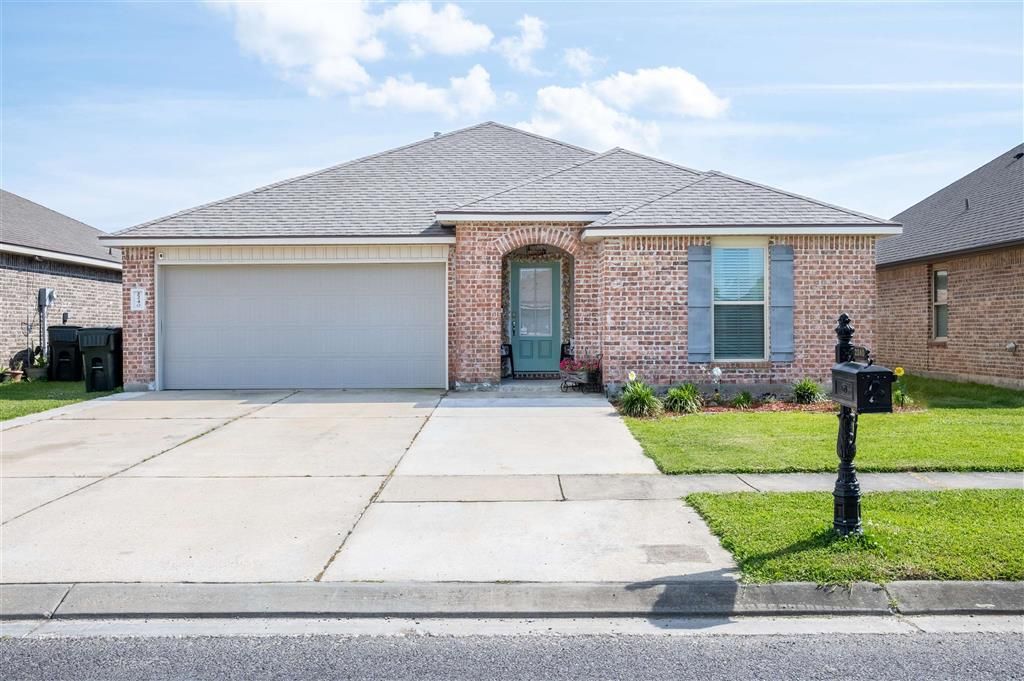 2240 N Savannah Lakes Dr Drive, Lake Charles, LA 70607