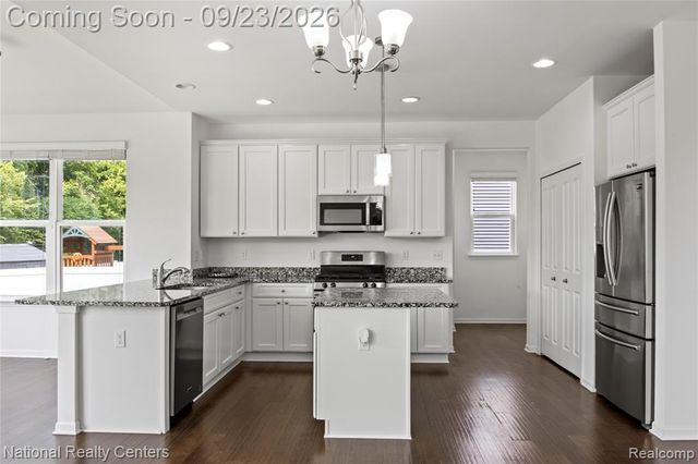 451 Goodrich, Wixom, MI 48393