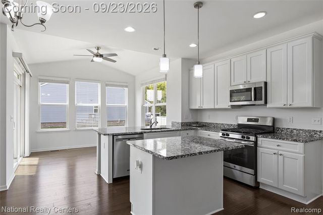 451 Goodrich, Wixom, MI 48393