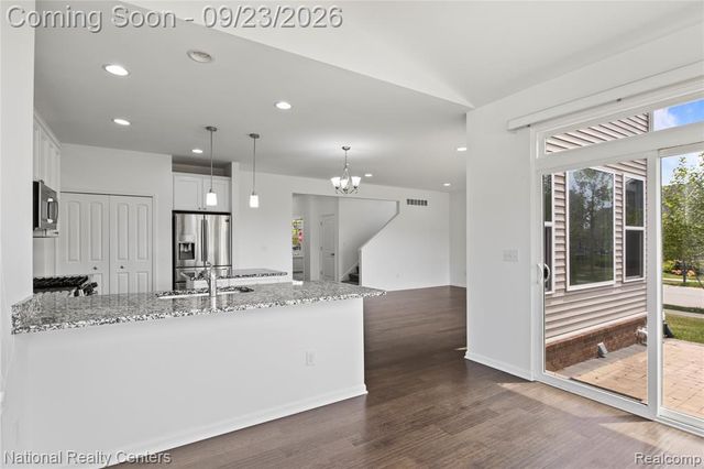 451 Goodrich, Wixom, MI 48393