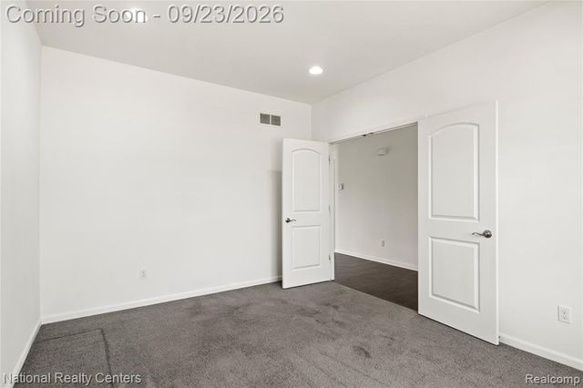 451 Goodrich, Wixom, MI 48393