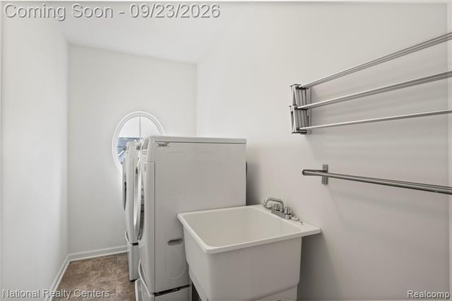451 Goodrich, Wixom, MI 48393
