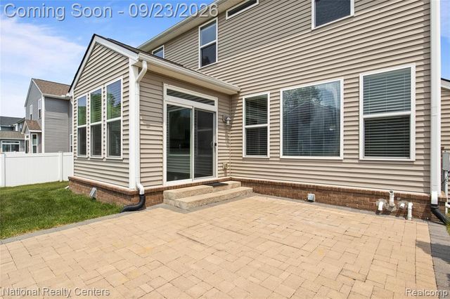 451 Goodrich, Wixom, MI 48393