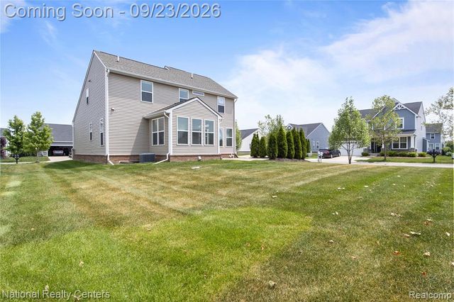 451 Goodrich, Wixom, MI 48393