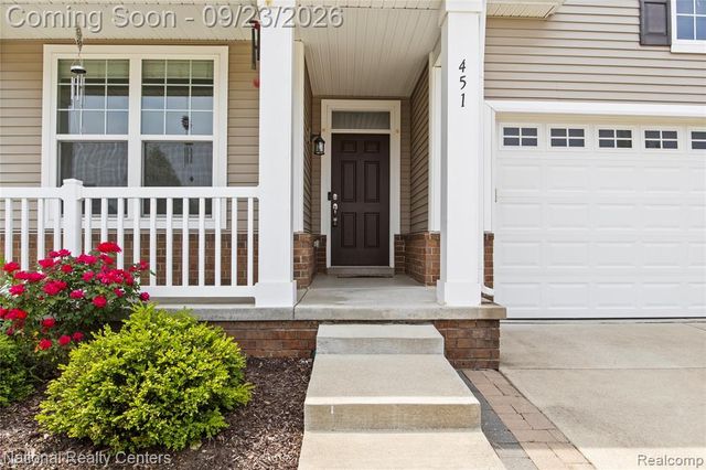 451 Goodrich, Wixom, MI 48393