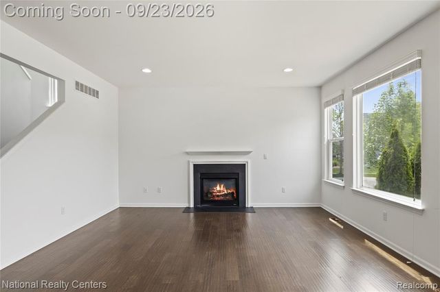 451 Goodrich, Wixom, MI 48393