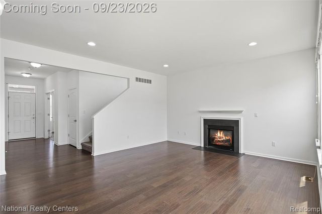 451 Goodrich, Wixom, MI 48393