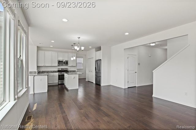 451 Goodrich, Wixom, MI 48393