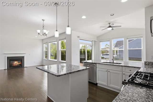 451 Goodrich, Wixom, MI 48393