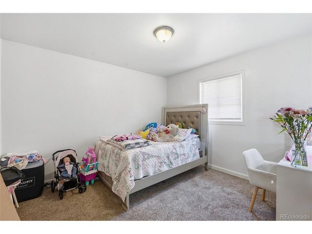 1281 Worchester St, Aurora, CO 80011