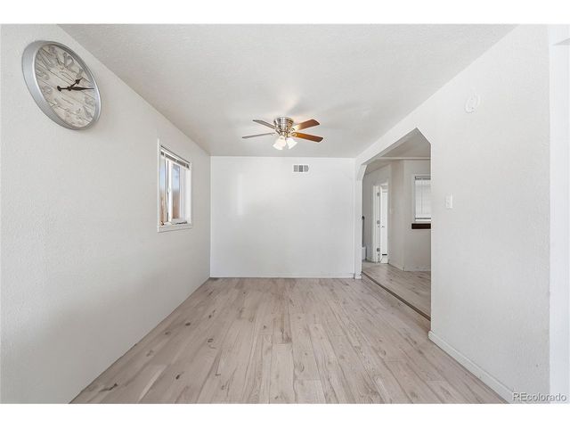 1281 Worchester St, Aurora, CO 80011